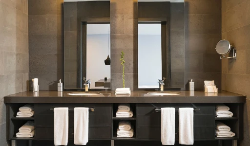 न्यू यॉर्क के लक्जरी होटलों में विशाल आर्ट-कारक्रमों की शानदार यात्रा